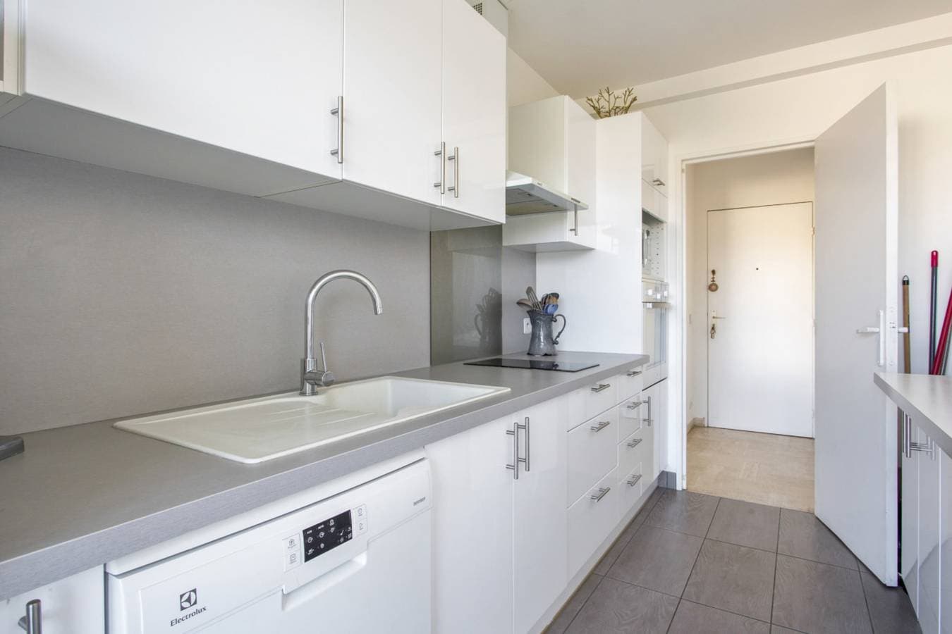 Foto 10 von 12: Wohnung mit Parking, Terrasse & Aussicht in Villeneuve-Loubet - Welkeys