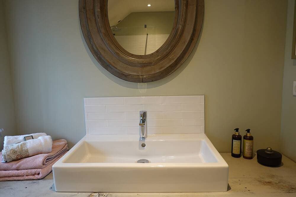 Foto 4 von 16: Kermaria One Bed River View Apartment, by the Bois d’Amour Pont Aven