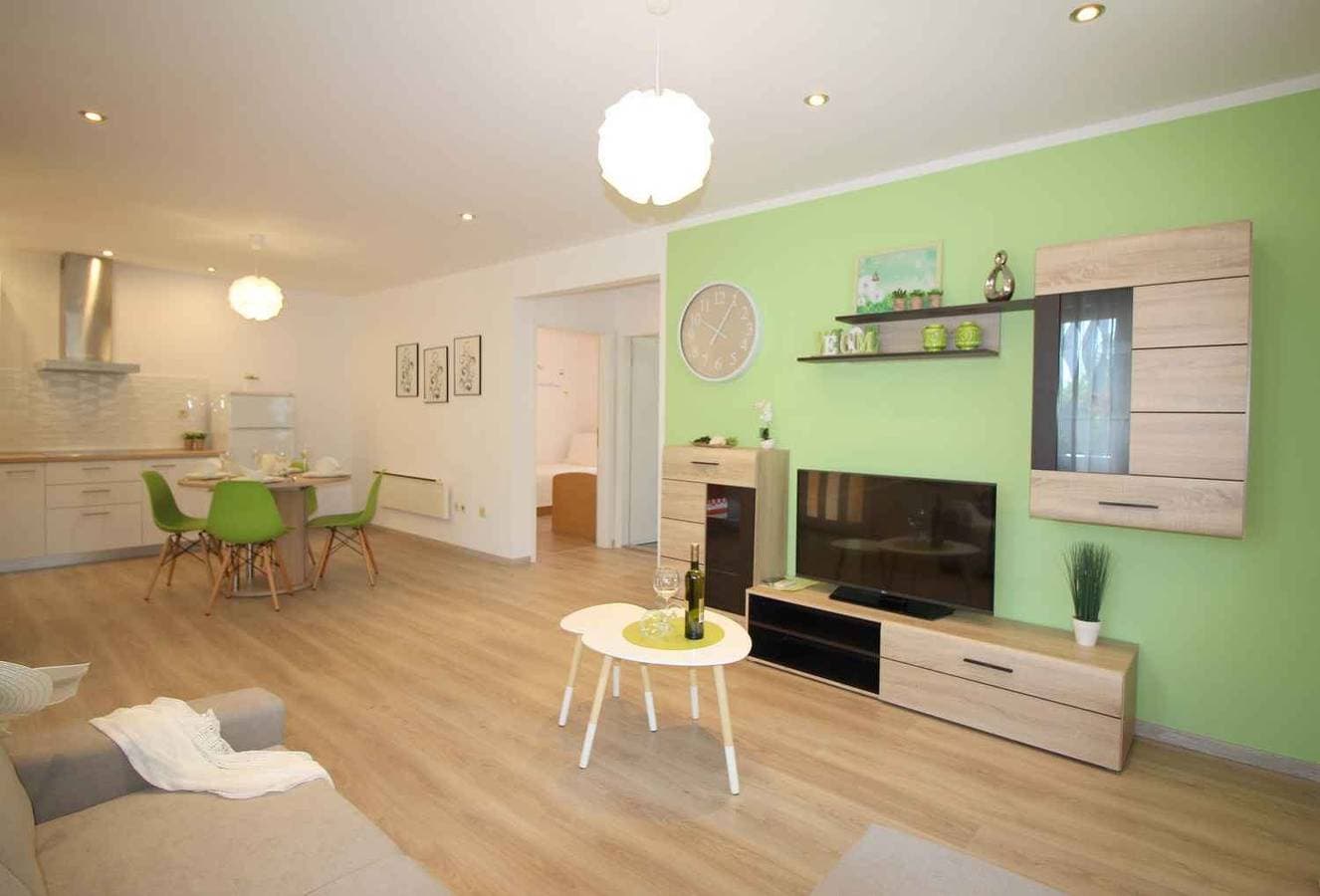 Foto 7 von 27: Bungalow mit Pool und Klimaanlage