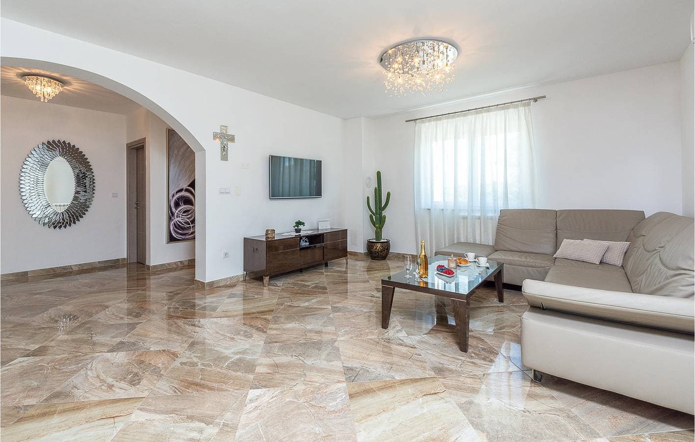 Foto 7 von 29: Gemütliche 1-Zimmer-Wohnung mit Terrasse in der Nähe von Plovanija und lokalen Sehenswürdigkeiten