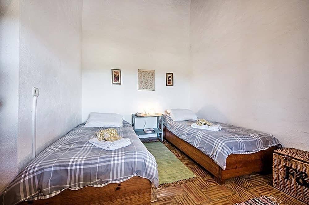 Foto 3 von 30: Rustic 3-bedroom Country Retreat With Pool, Free Wi-fi, and Breathtaking Views