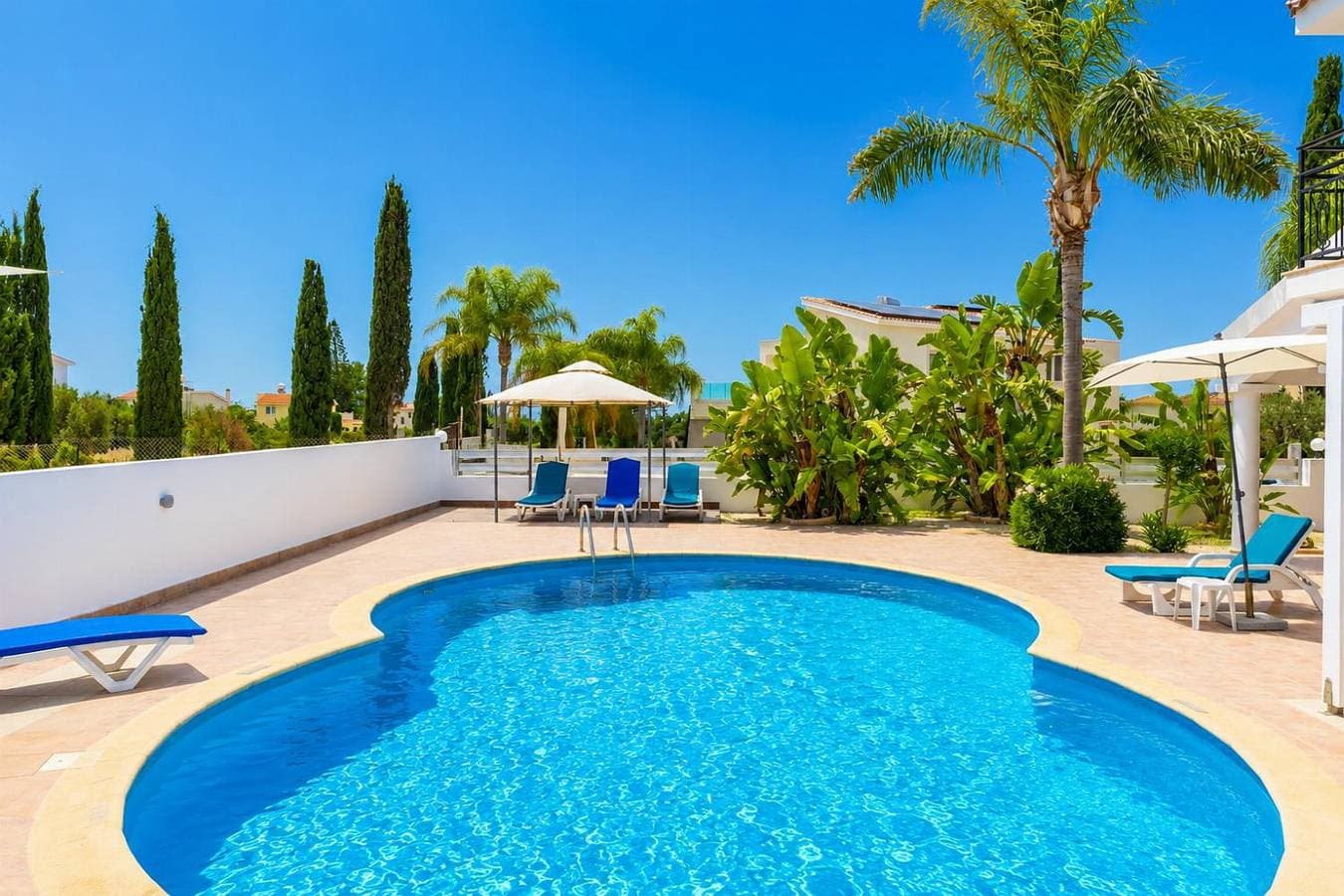 Foto 2 von 25: Villa für 8 Personen mit Terrasse