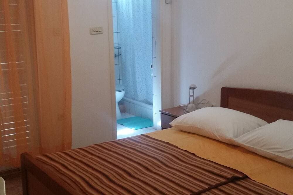 Foto 3 von 19: 4-Zimmer-Ferienwohnung am Strand Sveta Nedilja, Hvar