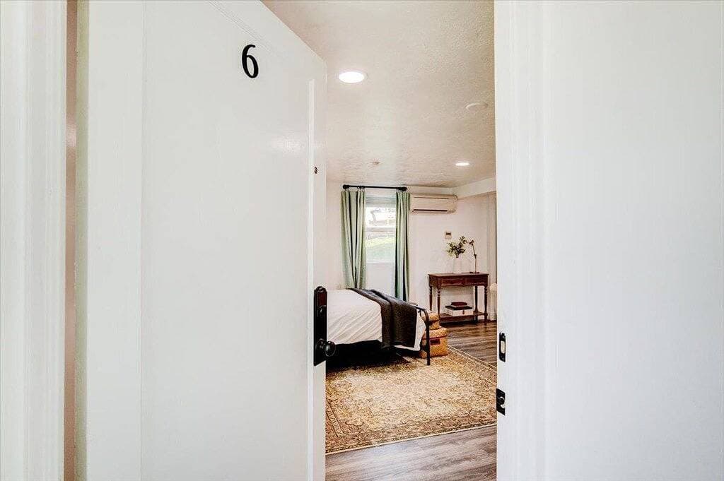 Foto 3 von 20: Garden level studio apt ⊹city views⊹ near U of U