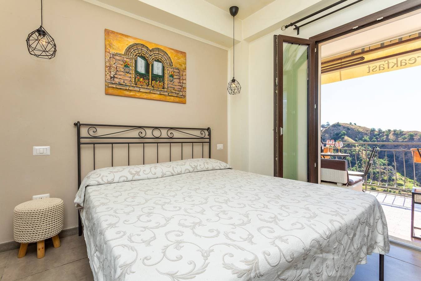 Foto 4 von 32: Zimmer 'Sambuco Junior Suite' mit privatem Balkon, Meerblick, WLAN und Klimaanlage