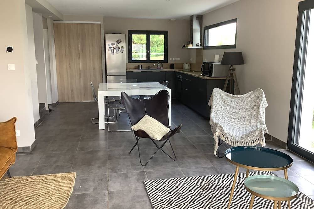 Foto 9 von 16: Maison de 6 Personnes Avec Piscine à 10 mn à Pied dun Site Classé