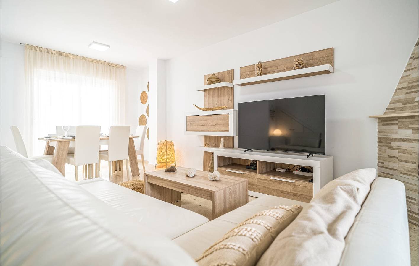 Foto 5 von 20: Apartment mit Meerblick, Parkplatz, Pool, Terrasse & WiFi