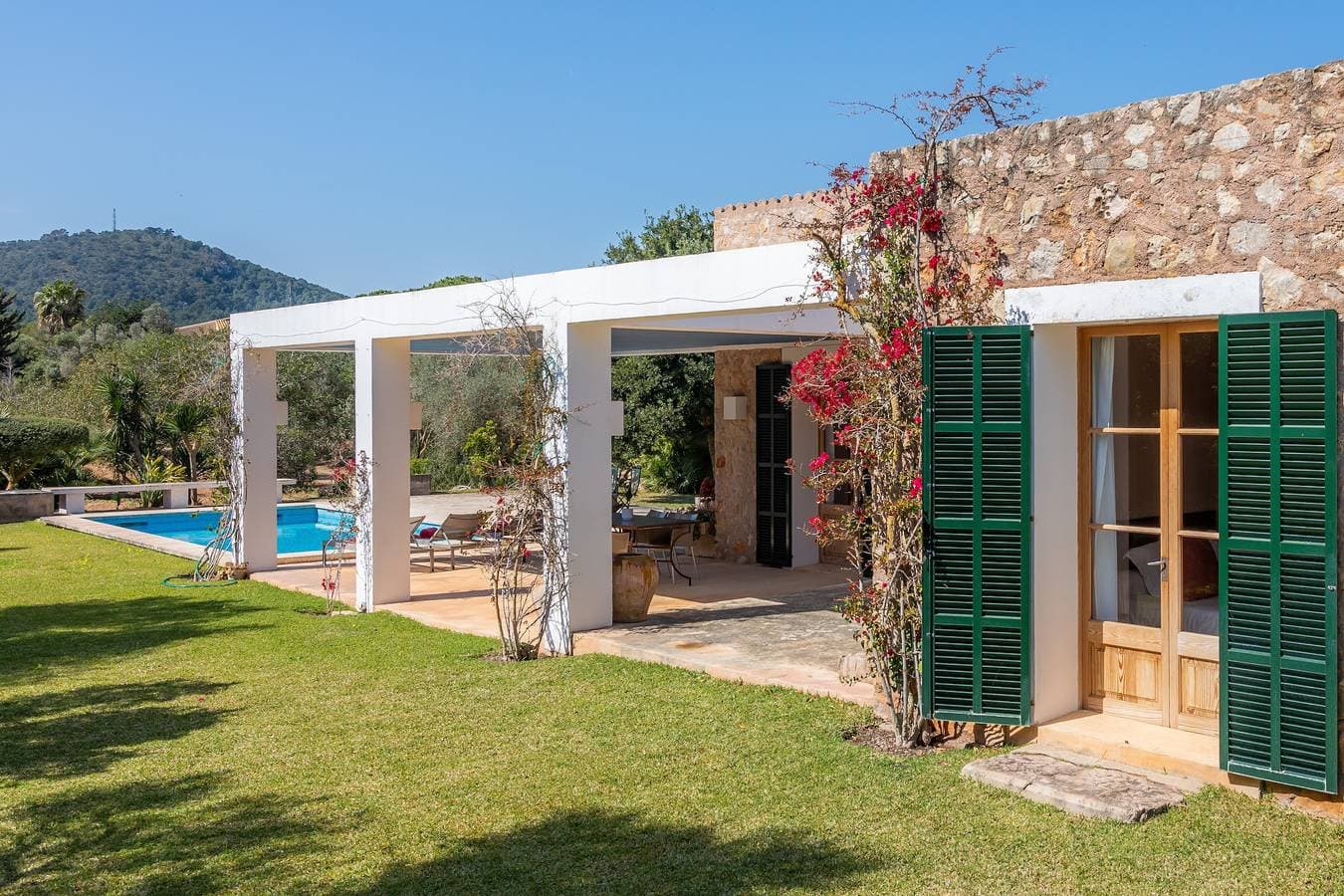 Foto 4 von 34: Traumhafte Finca mit WLAN, Pool, Garten, und Terrasse; Parkplätze vorhanden