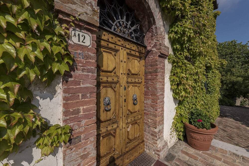 Foto 8 von 30: Crevole Apartment in einem historischen Anwesen in der Nähe von Siena mit Swimmingpool