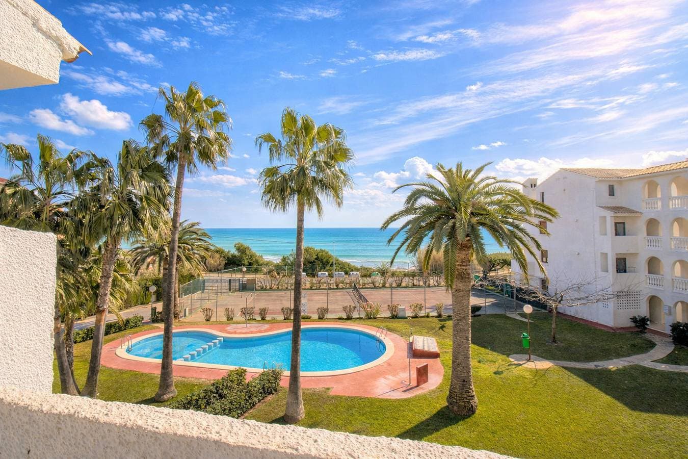 Apartamento frente al mar con terraza Playa Romana 1