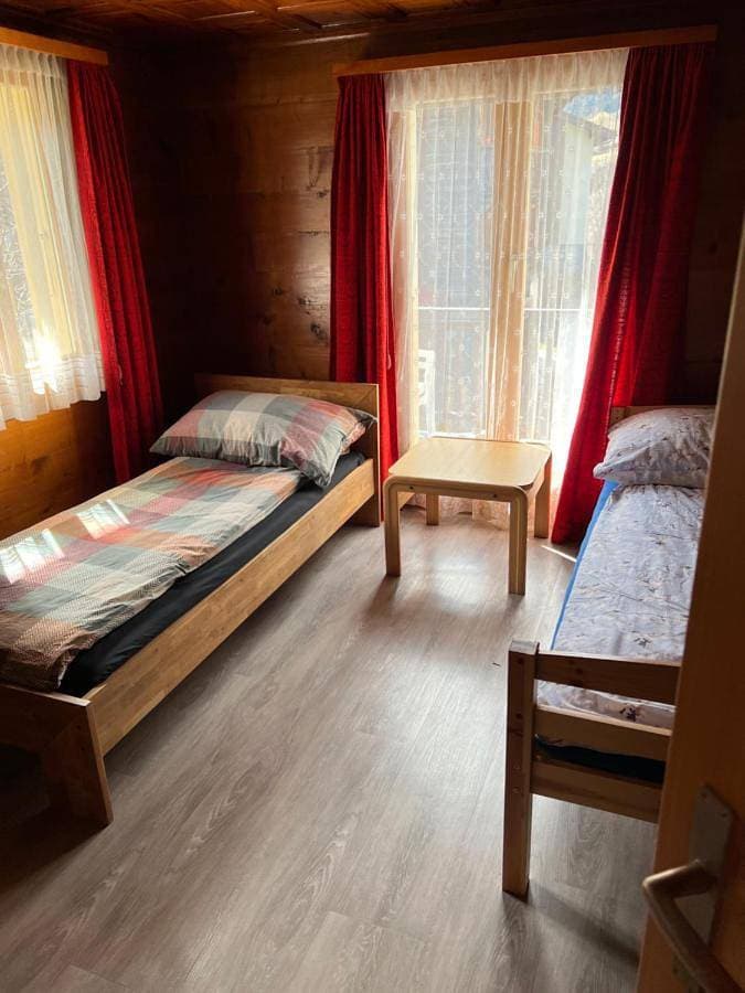 Foto 4 von 13: Two-Bedroom Apartment with Balcony