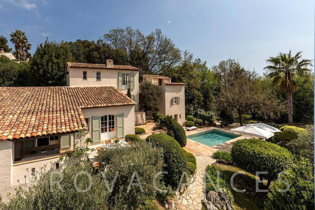 Exklusive Villa mit Panoramablick und privatem Pool in der Nähe von Saint-Paul-de-Vence 1