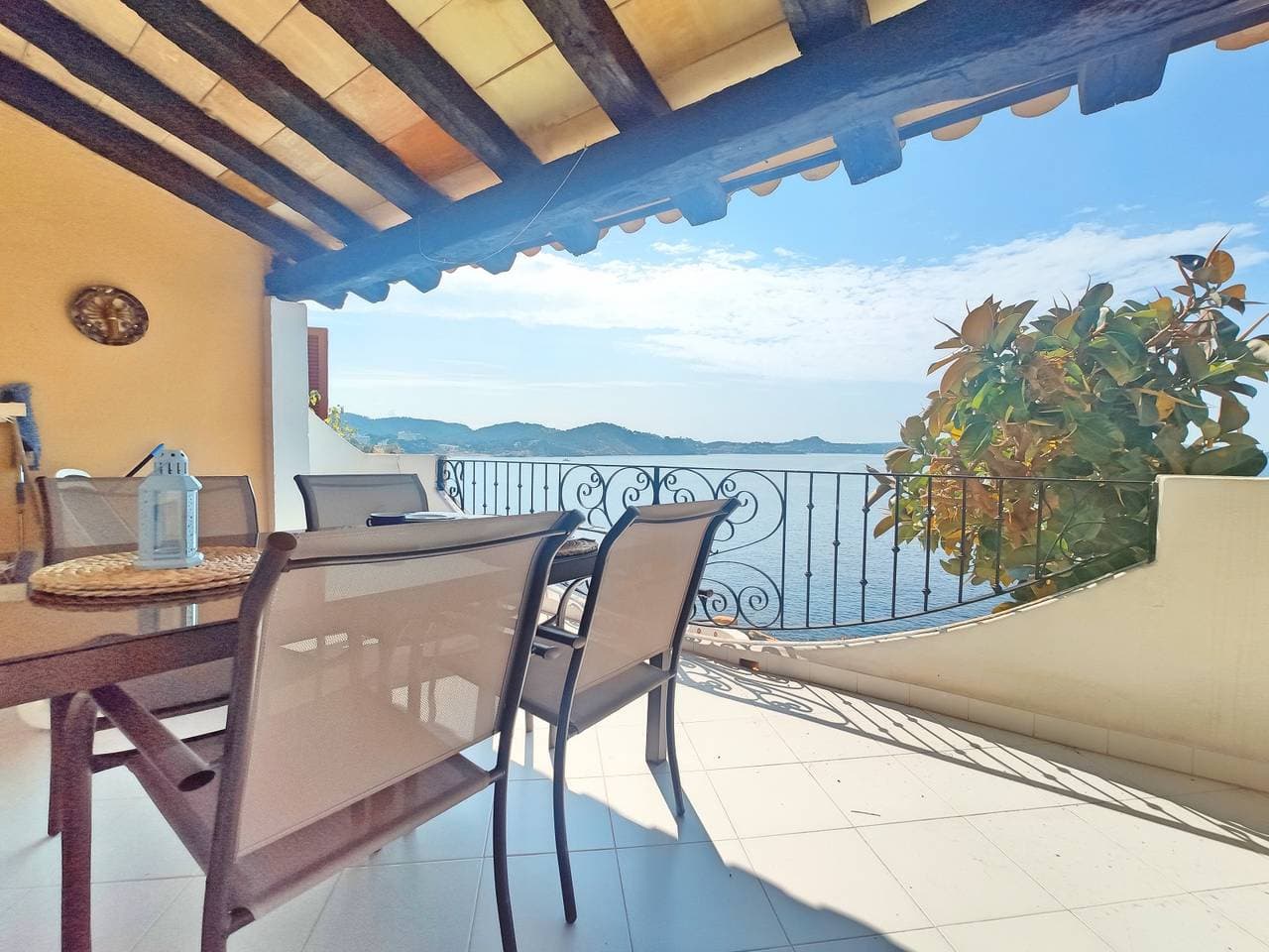 Foto 9 von 49: A3015 Meerblick-Wohnung für 2 Personen in Cala Fornells