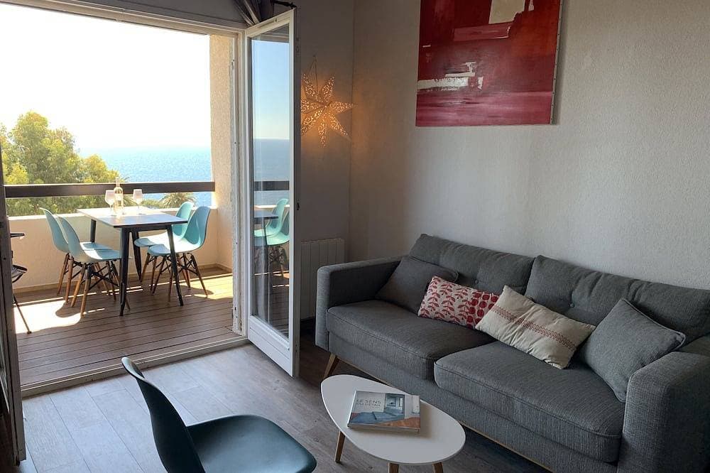 Foto 6 von 30: Möbliert 3 Sterne Golf St Tropez Rayol Canadel Mit Blick auf das Meer mit Pool