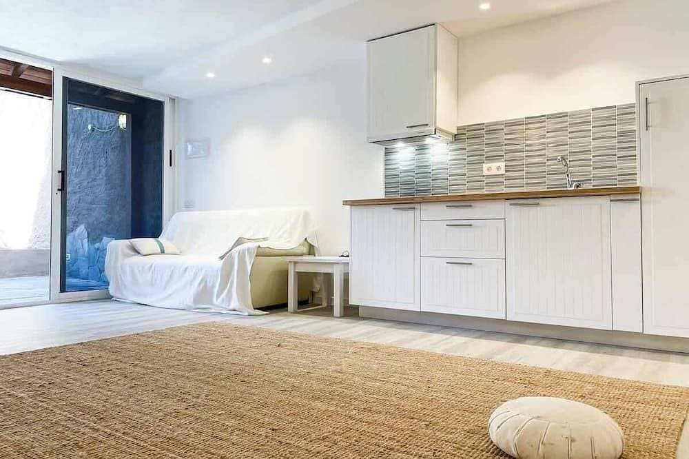 Foto 2 von 17: Jacuzzi Refurbished Loft / Beachfront Retreat