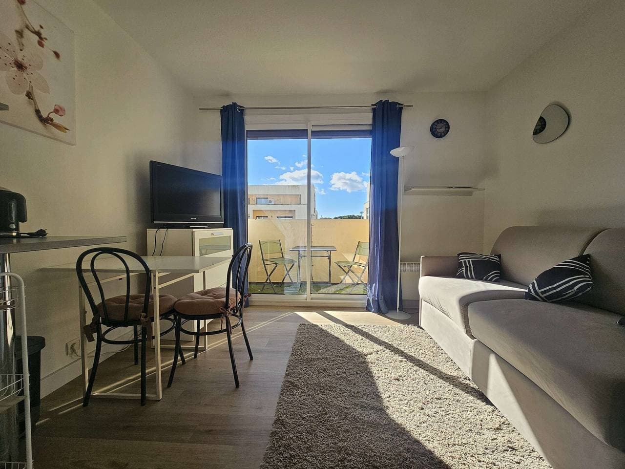 Foto 2 von 12: Gemütliches Studio mit Balkon, südlich ausgerichtet, in Balaruc-les-Bains, Nähe Therme