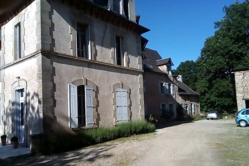Haus am Ende eines großen Hauses 1