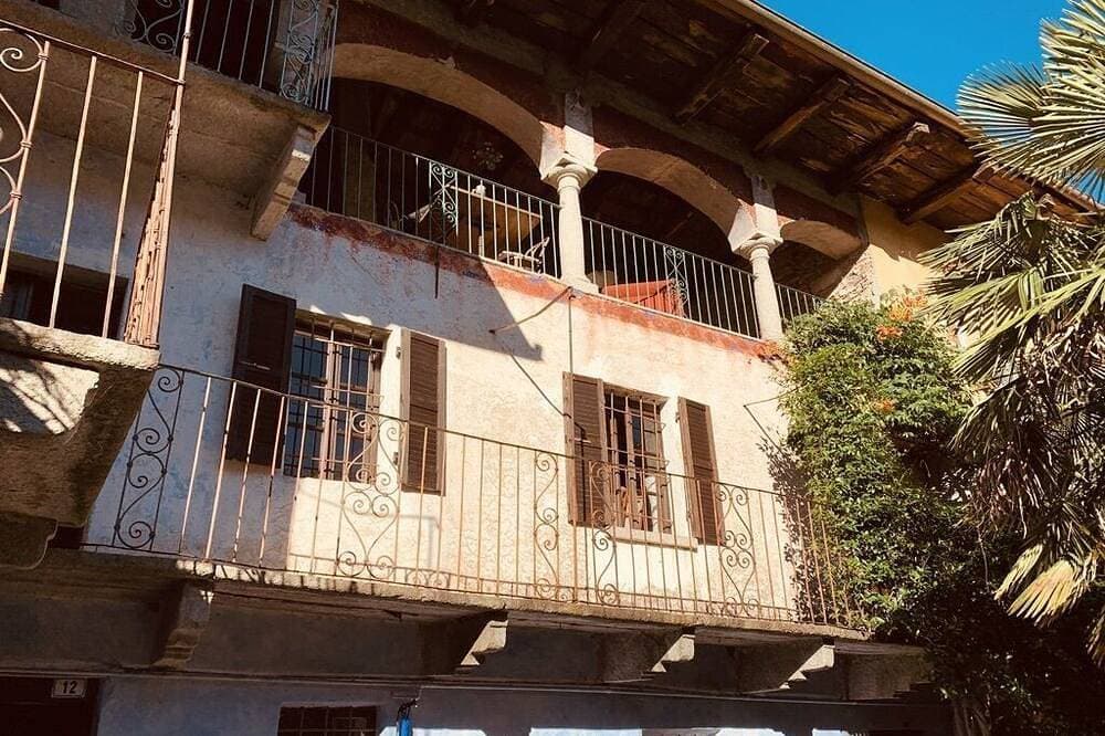 Foto 13 von 30: Ortasee: Wunderschönes & gemütliches altes Dorfhaus mit großer Loggia & Garten