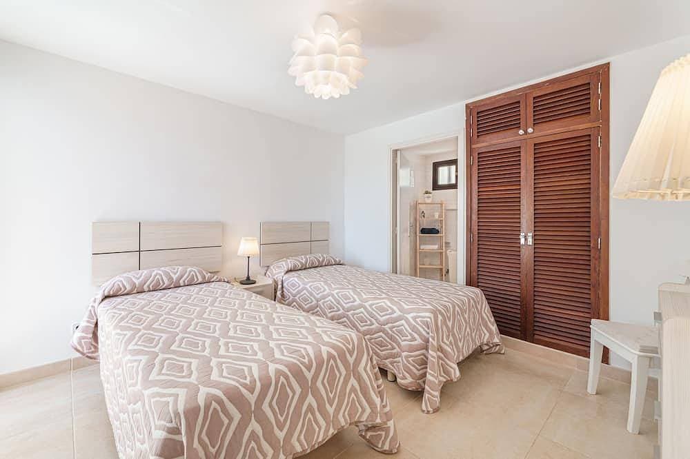 Foto 4 von 24: Bungalow mit Blick auf den Strand von Cala Gran, sehr zentral, AC und WIFI