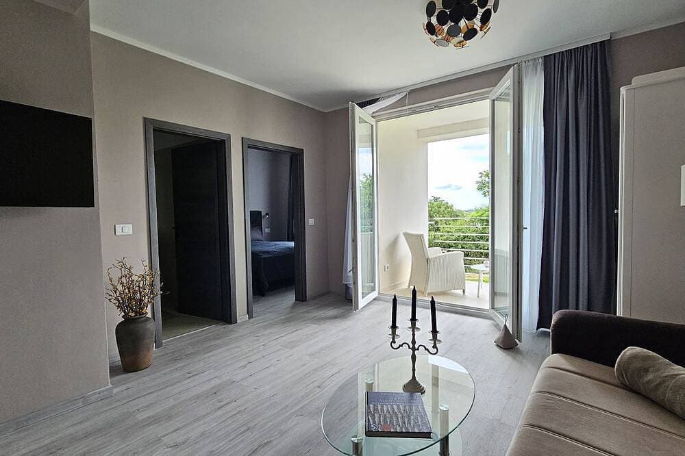 Foto 6 von 23: Hundefreundliches Luxusapartment mit Pool, Babybett, Parkplatz, WiFi