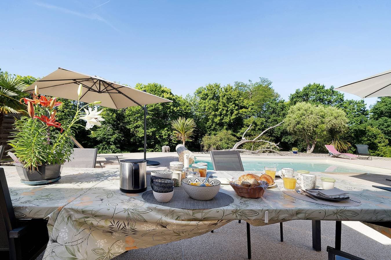 Foto 9 von 36: Zimmer Pinson – Anwesen mit Pool