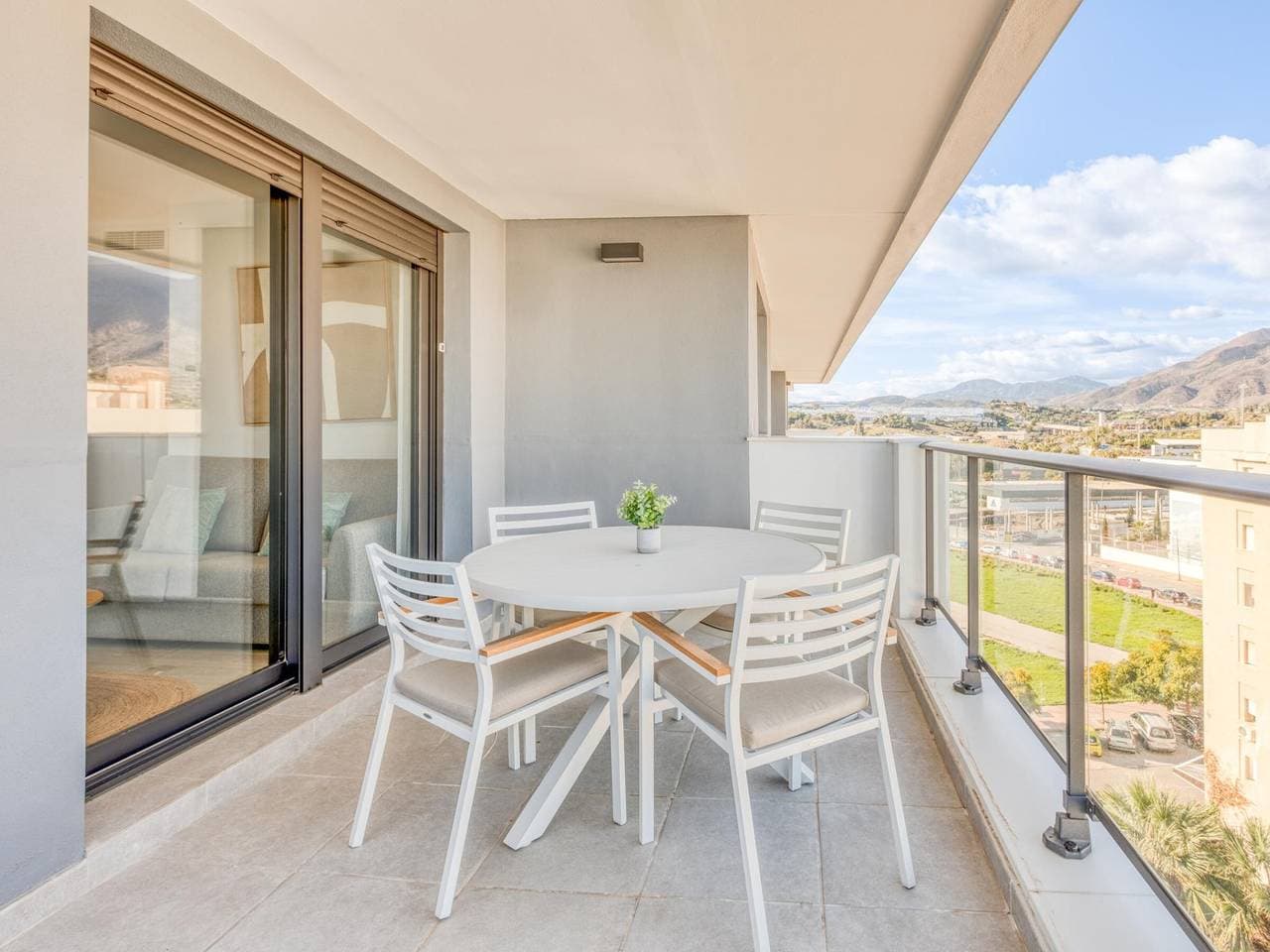 Foto 4 von 16: Modernes Penthouse in Estepona mit Parkplatz und atemberaubender Aussicht
