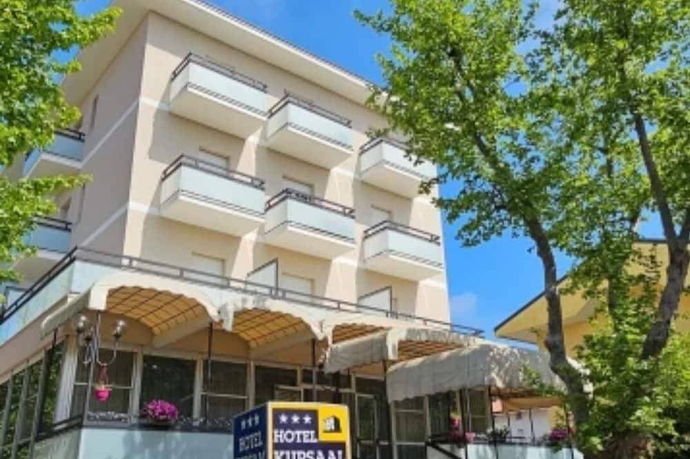Foto 6 von 8: Hotel Kursaal Bellaria 3 Stars triple room breakfast buffet included