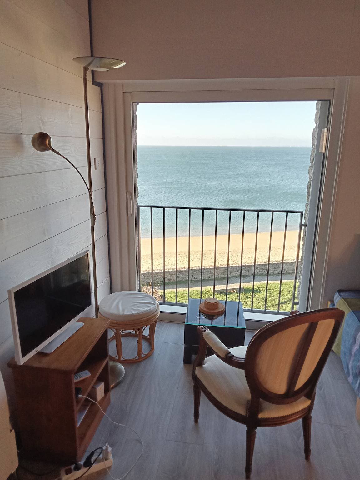 Foto 2 von 16: Superb Meerblick - Urlaub für 5 Personen in Arzon