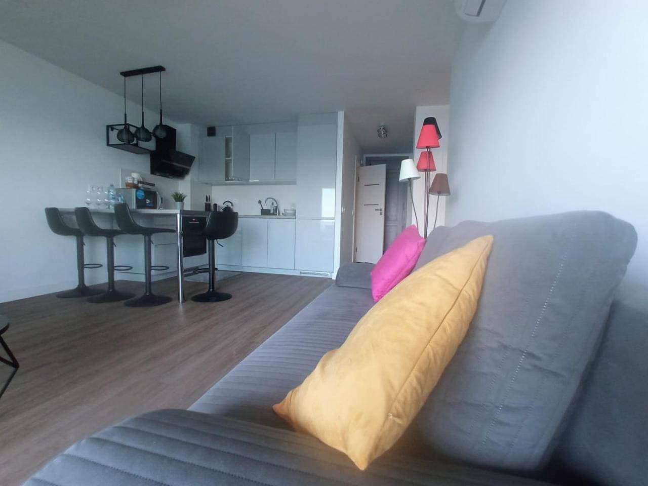 Foto 6 von 39: Two-Bedroom Apartment