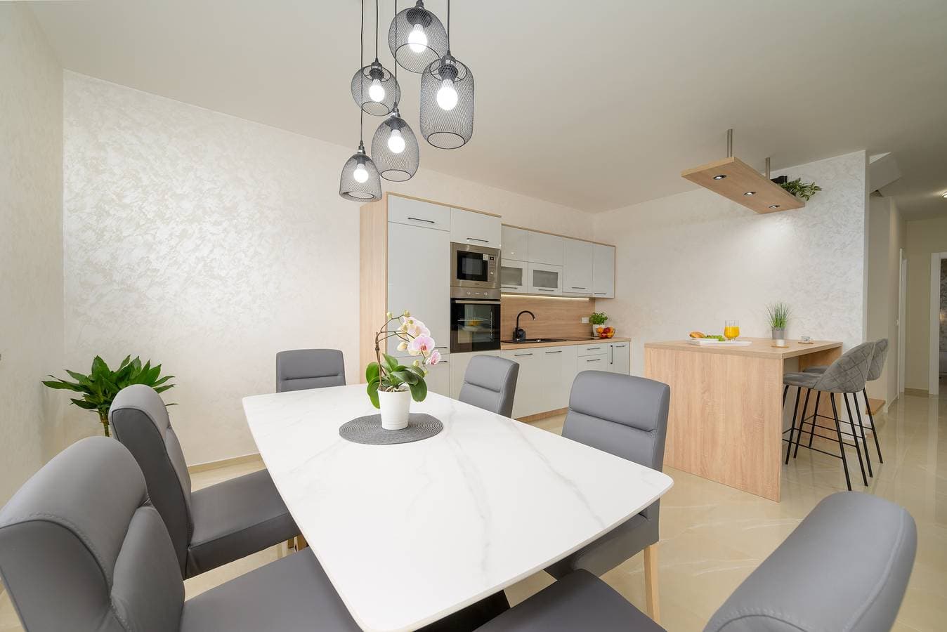 Foto 11 von 37: Charmante Villa mit Pool und Terrasse, nur wenige Schritte von Restaurants und dem Stadtzentrum entfernt