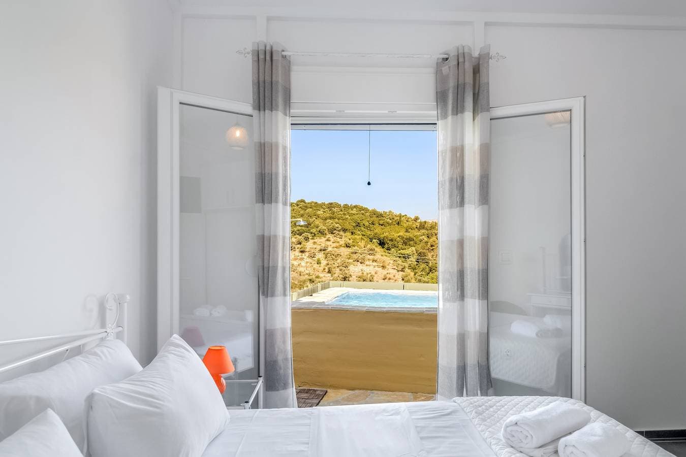 Foto 9 von 21: Villa "Μyrtali" mit Meerblick, 2 privaten Terrassen und WLAN