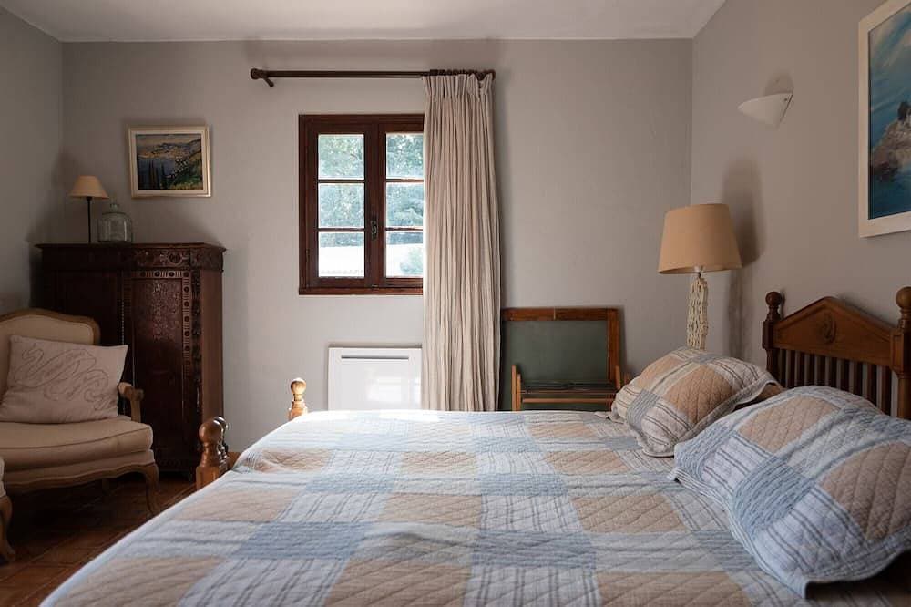 Foto 2 von 30: Villa Les Margoutons – Familienfreundliche Villa mit beheiztem Pool, Meerblick und großem Garten bei Cannes