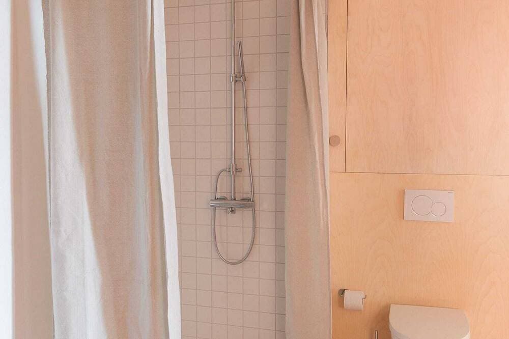Foto 8 von 30: Dachgeschoss: Kaminofen und Raum für Gemeinschaft