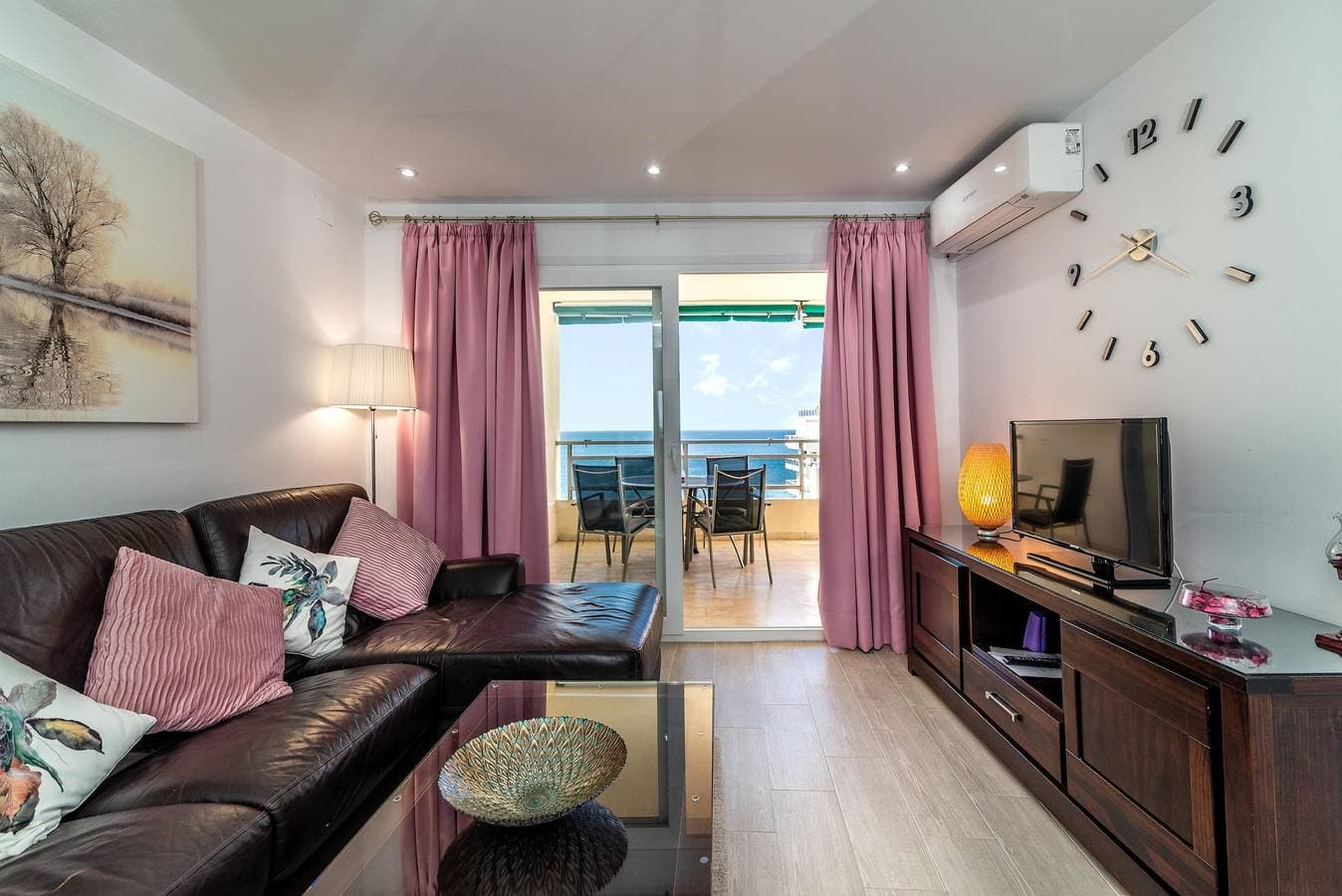 Foto 5 von 28: Ferienwohnung „Urban beach Imperator“ mit Meerblick, Pool, Klimaanlage und WLAN