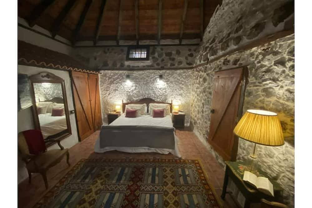 Foto 4 von 30: Traditionelles kanarisches Haus (1940) mit Blick auf den Teide