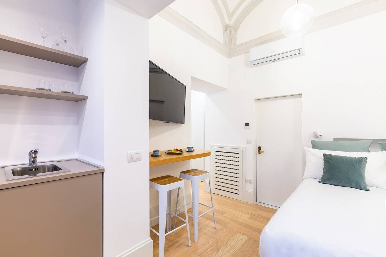 Foto 6 von 25: Cozy Studio in Chiaia district
