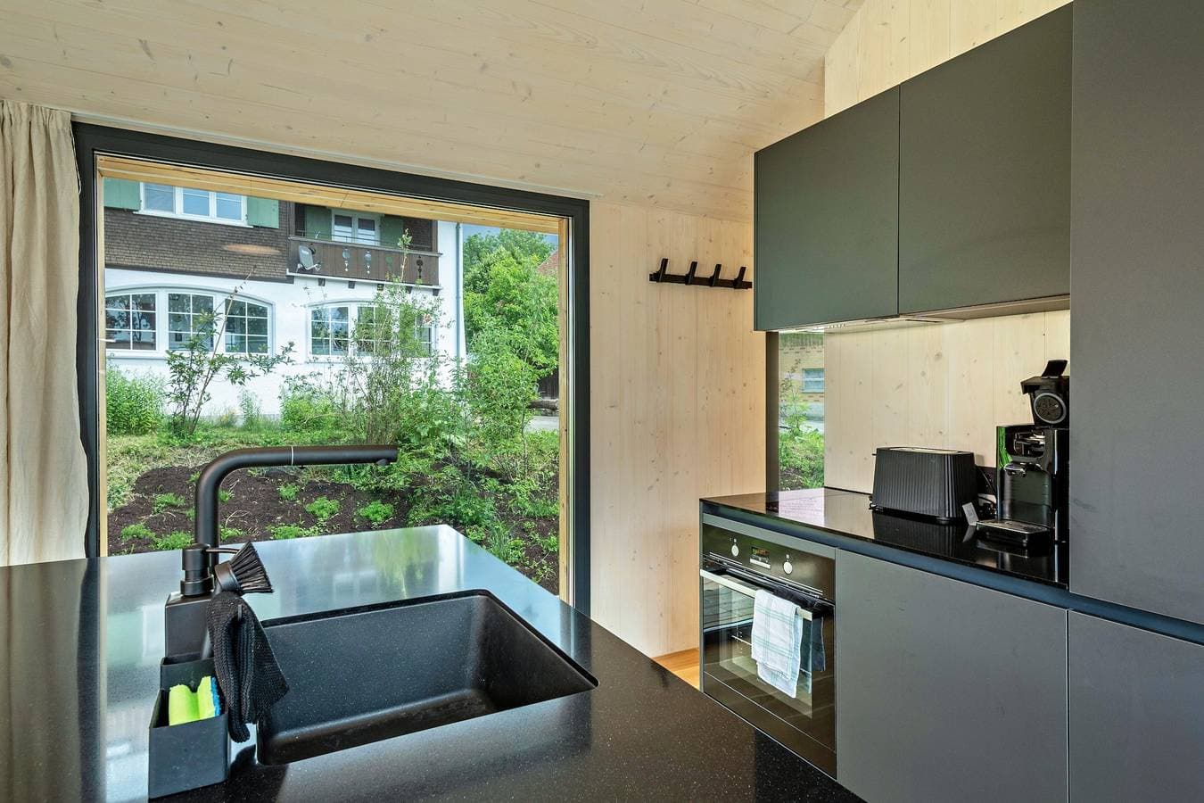 Foto 8 von 25: Ferienhaus 'Lachen' mit privater Terrasse, privatem Garten und Wi-Fi