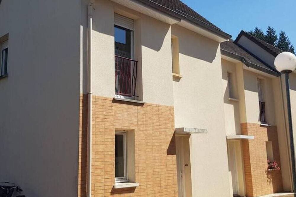 Foto 6 von 12: Belle Maison Avec Jardin et Parking Privée