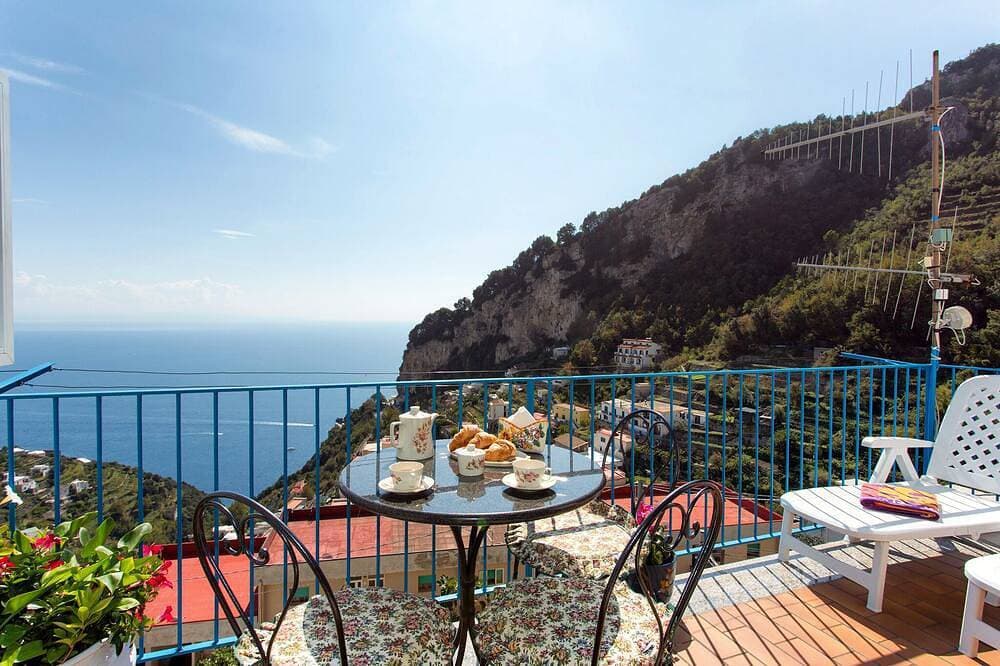 Enchanting Sea View Apartment with Terrace 1