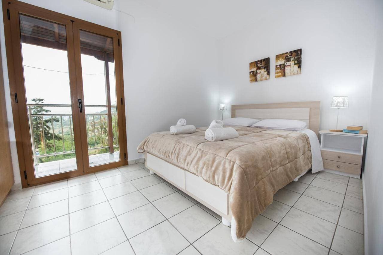 Foto 7 von 9: One-Bedroom Apartment with Side Sea View