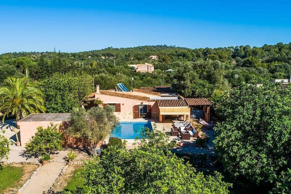 Foto 12 von 15: Finca Ferragut - Wunderschöne mallorquinische Finca mit Pool (Haupthaus)