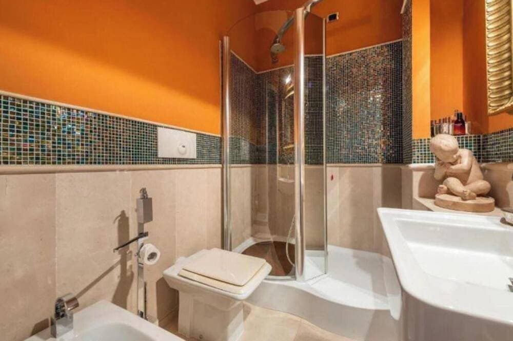 Foto 10 von 23: Cosy and comfortable flat located in the heart of Cagliari.