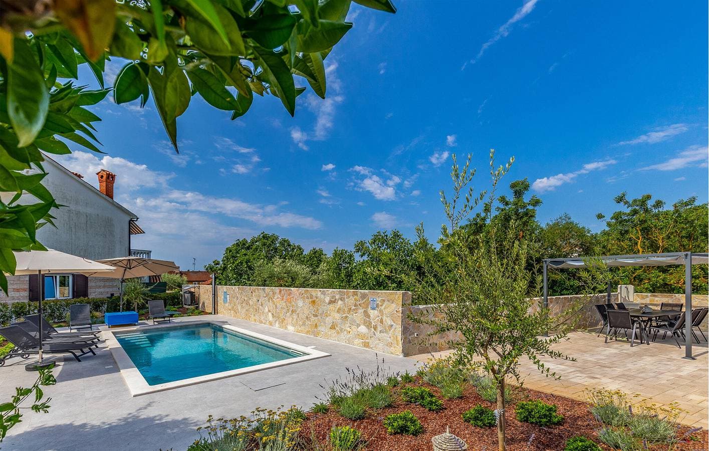 Foto 9 von 29: Gemütliche Ferienwohnung mit Pool, WLAN und Zugang zum Strand – nur 1,5 km entfernt!