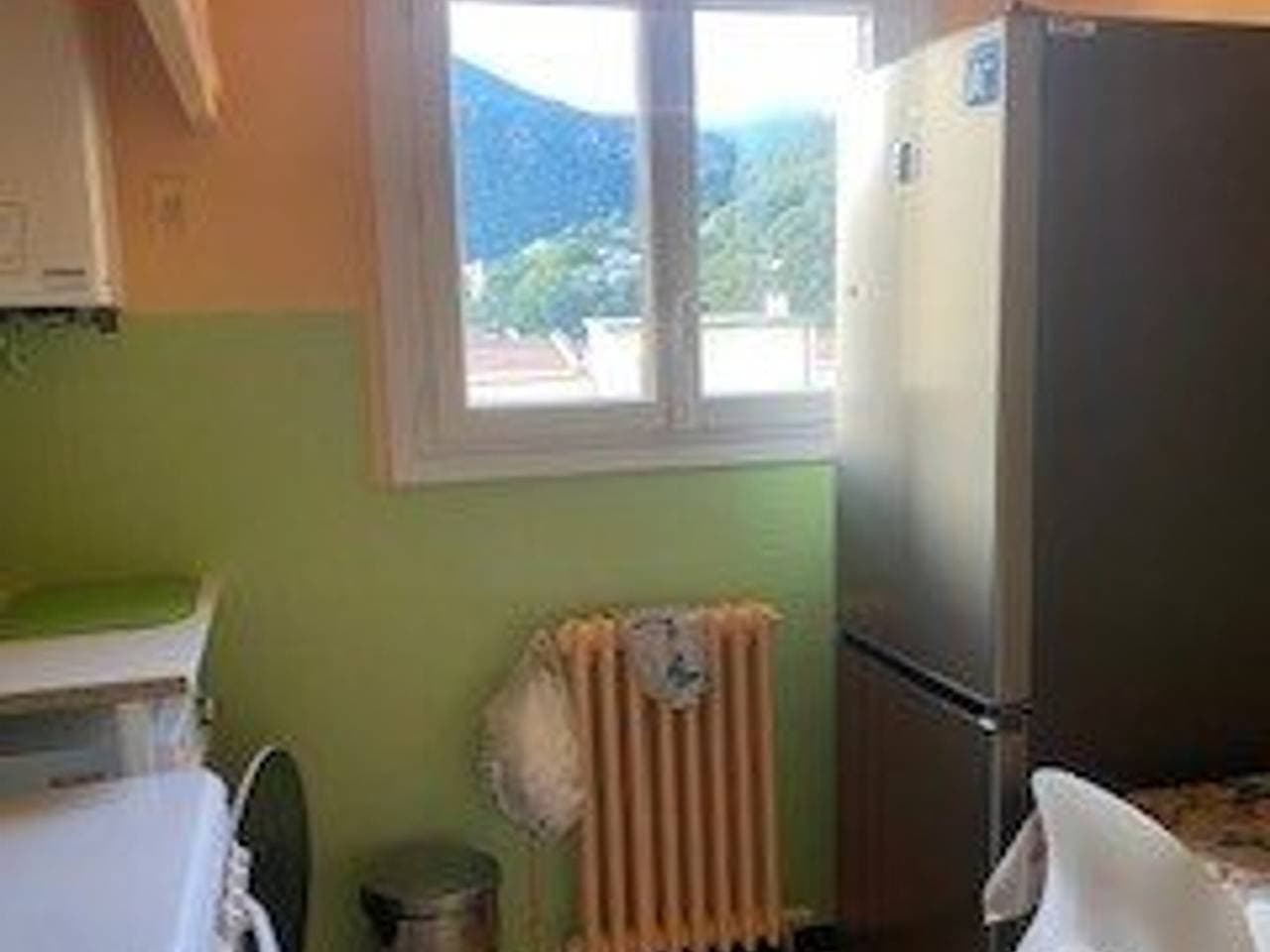 Foto 5 von 10: Gemütliche F2 Wohnung mit Terrasse, Parkplatz und WLAN - Nahe Stadtzentrum und Thermen