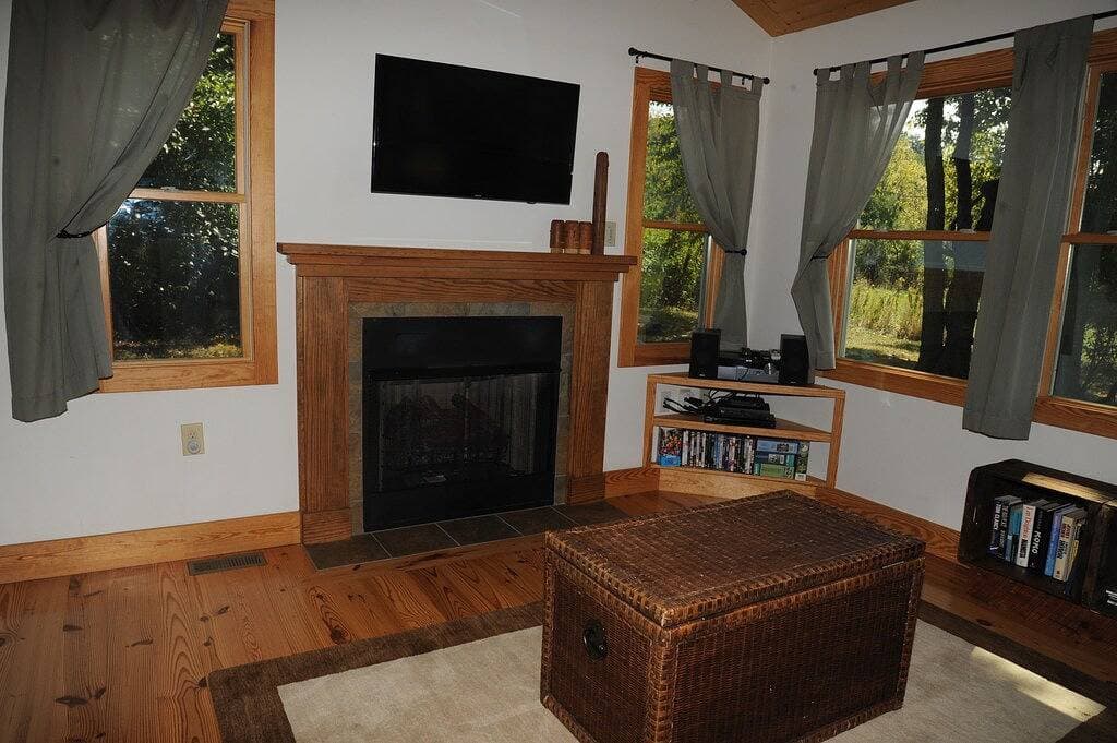 \"Walden\" Deluxe Riverfront Cabin auf 54 Hektar mit Whirlpool in der Nähe von Luray, Va 1