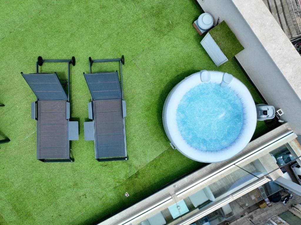 Foto 3 von 9: One-Bedroom Apartment with Rooftop Spa Bath