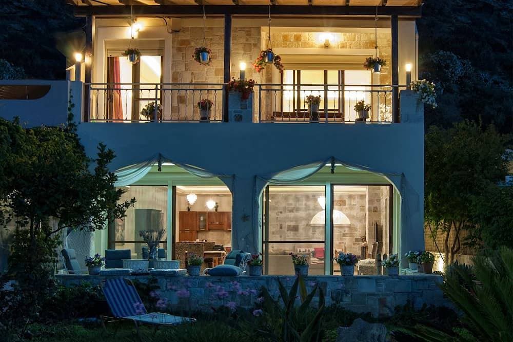 Das Beachfront Apartment ist Teil des Villa Omega-Komplexes am Lygaria Beach. 1