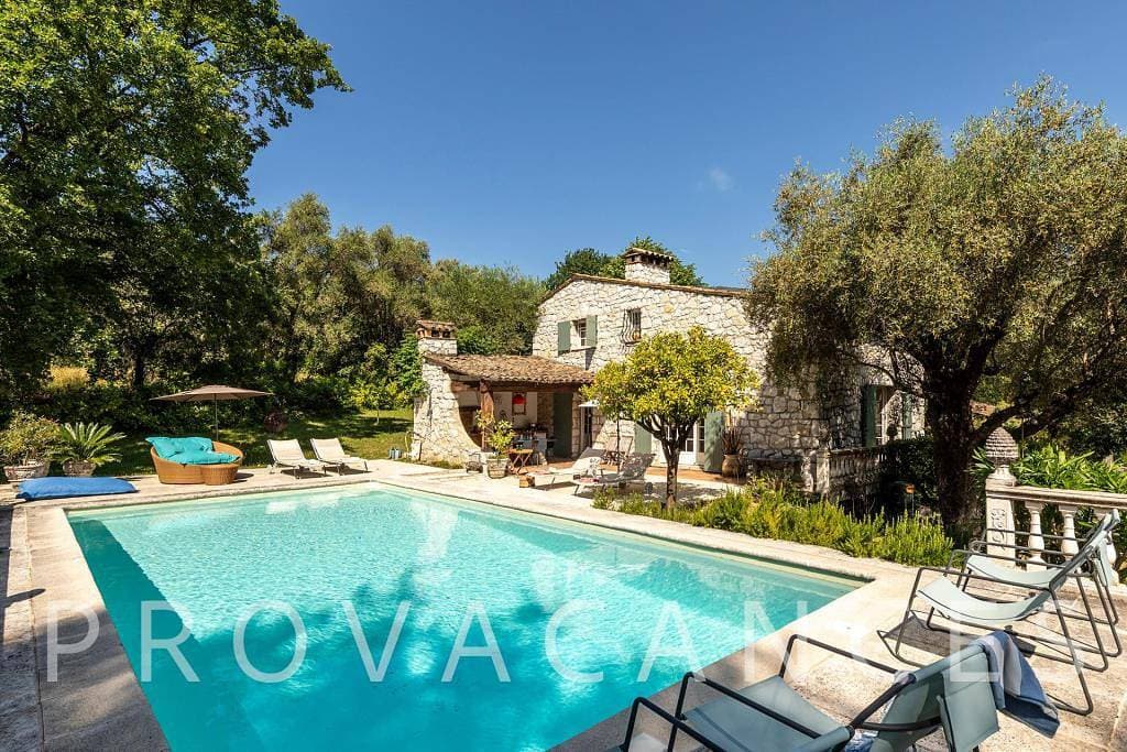 Charmantes Steinhaus mit Pool am Stadtrand von Tourrettes-sur-Loup 1