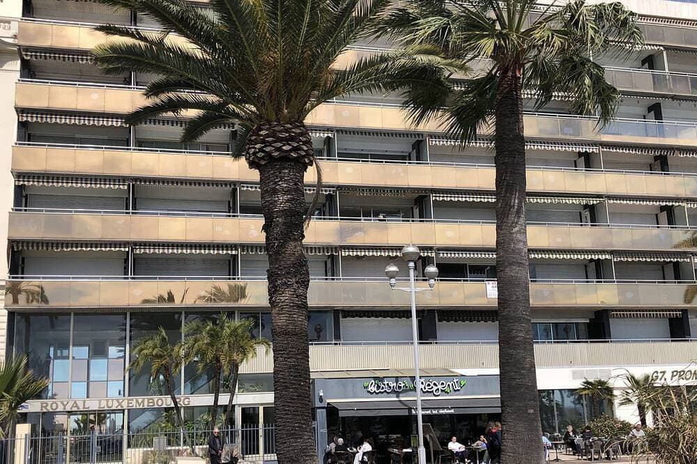 Foto 7 von 26: 7 Promenade des Anglais-City Centre Nice Beach Apartment and roof pool