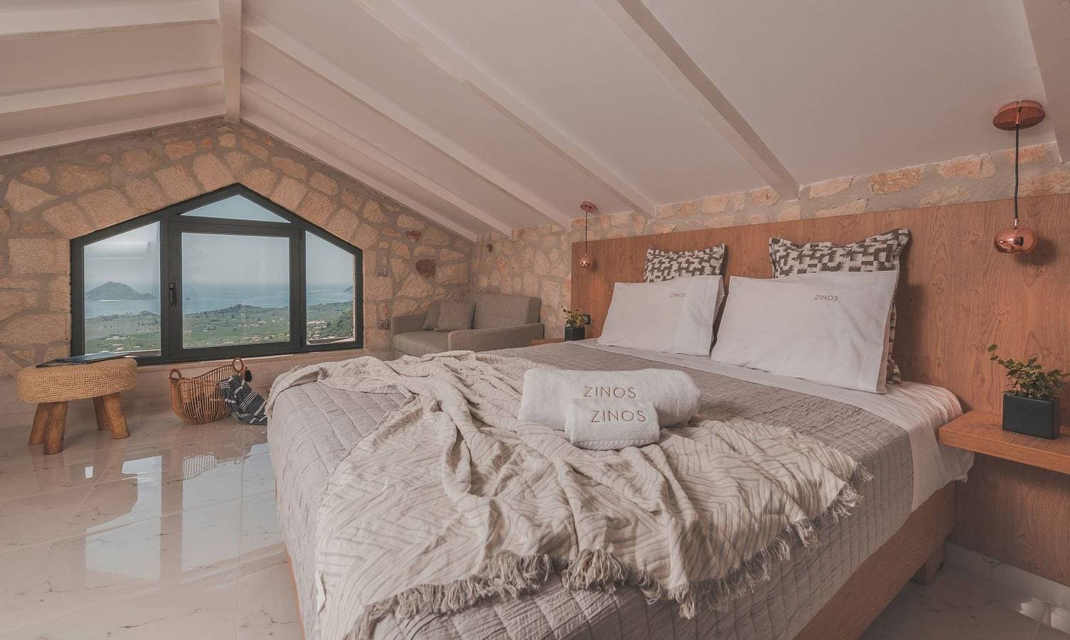 Foto 10 von 39: Luxury Zante Villa | Villa Zinos | Private pool | Sleeps 10 | Lithakia